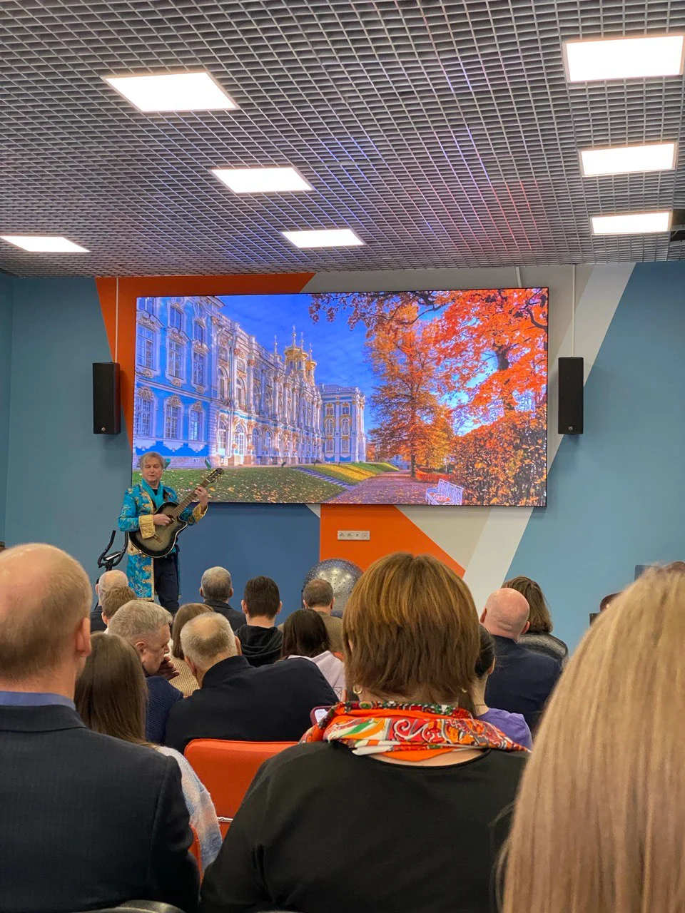 поставка LED‑экранов для университетов